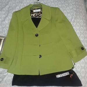 Tahari womens dress suit, jacket, skirt
